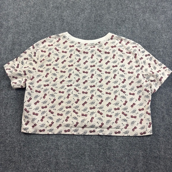 NIKE Women’s The Nike Tee Sunglasses/logo Tee Short Sleeved size: Medium - Picture 2 of 7